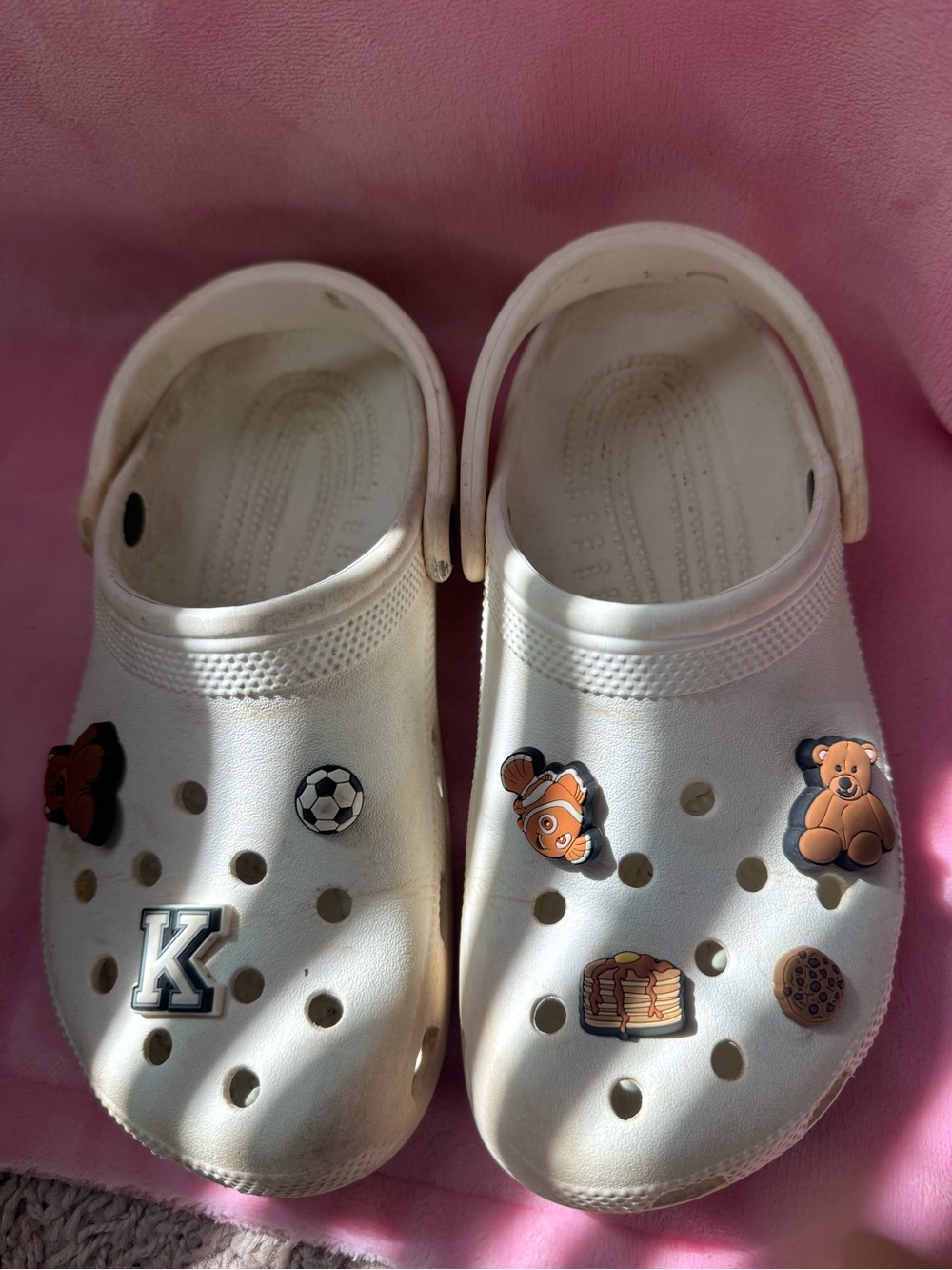CROCS White Clog Sandals with 7 pcs. Original Playful Jibbitz